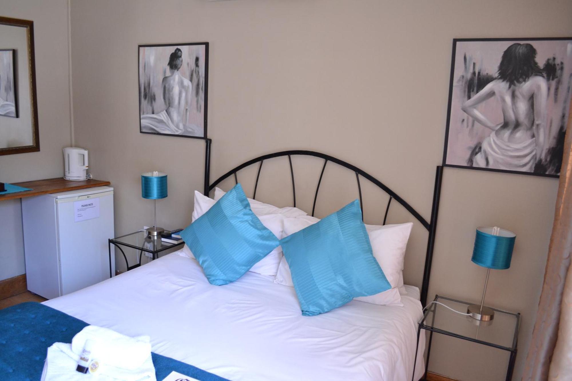 Castello Guesthouse Vryburg Bagian luar foto