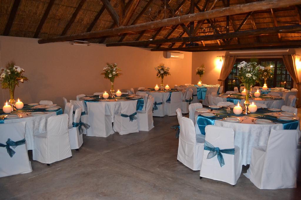 Castello Guesthouse Vryburg Bagian luar foto