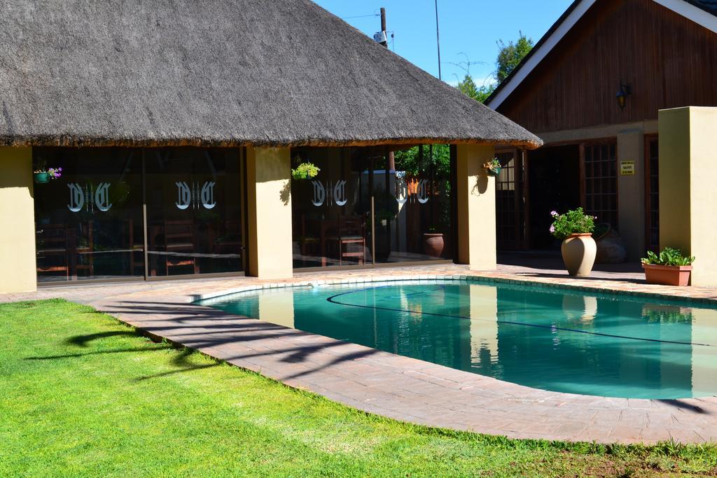 Castello Guesthouse Vryburg Bagian luar foto