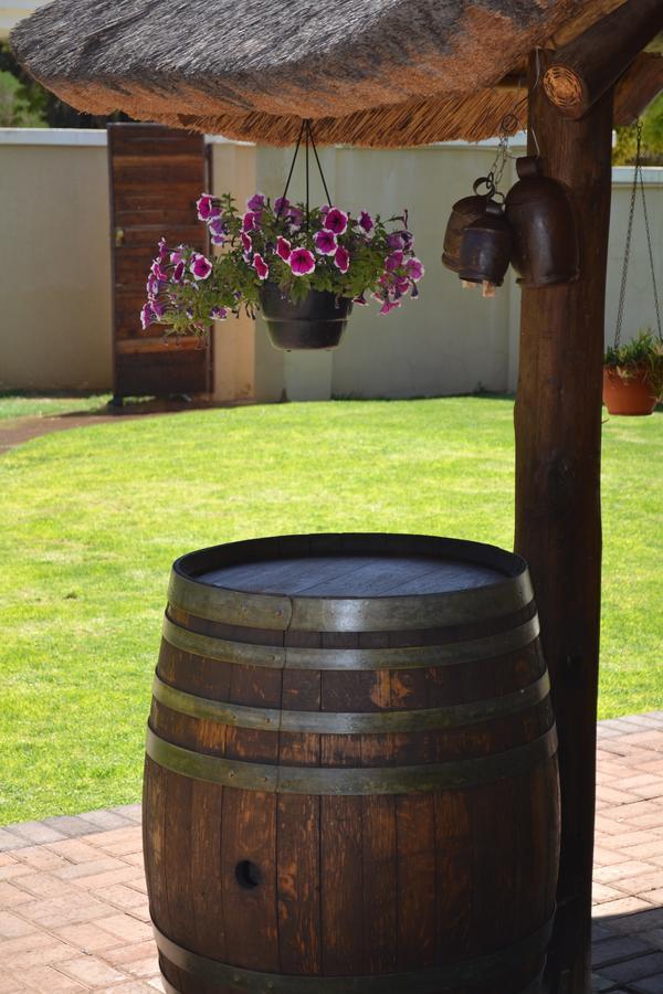 Castello Guesthouse Vryburg Bagian luar foto