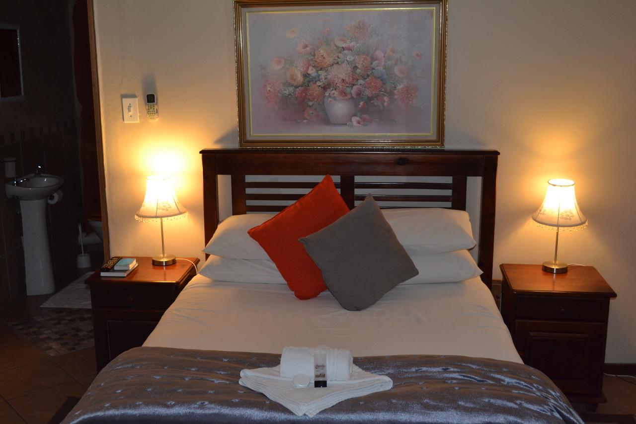 Castello Guesthouse Vryburg Bagian luar foto